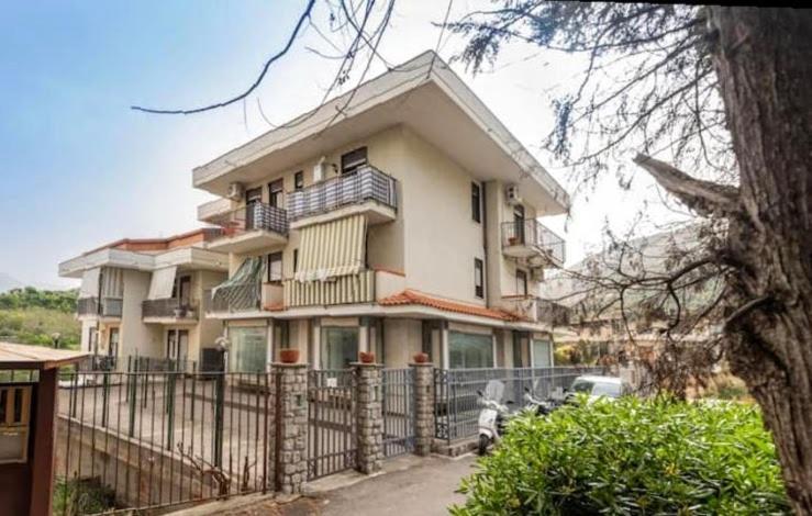 Casa Vacanza - I Mulini Con Parcheggio Gratuito Incluso. Monreale Luaran gambar